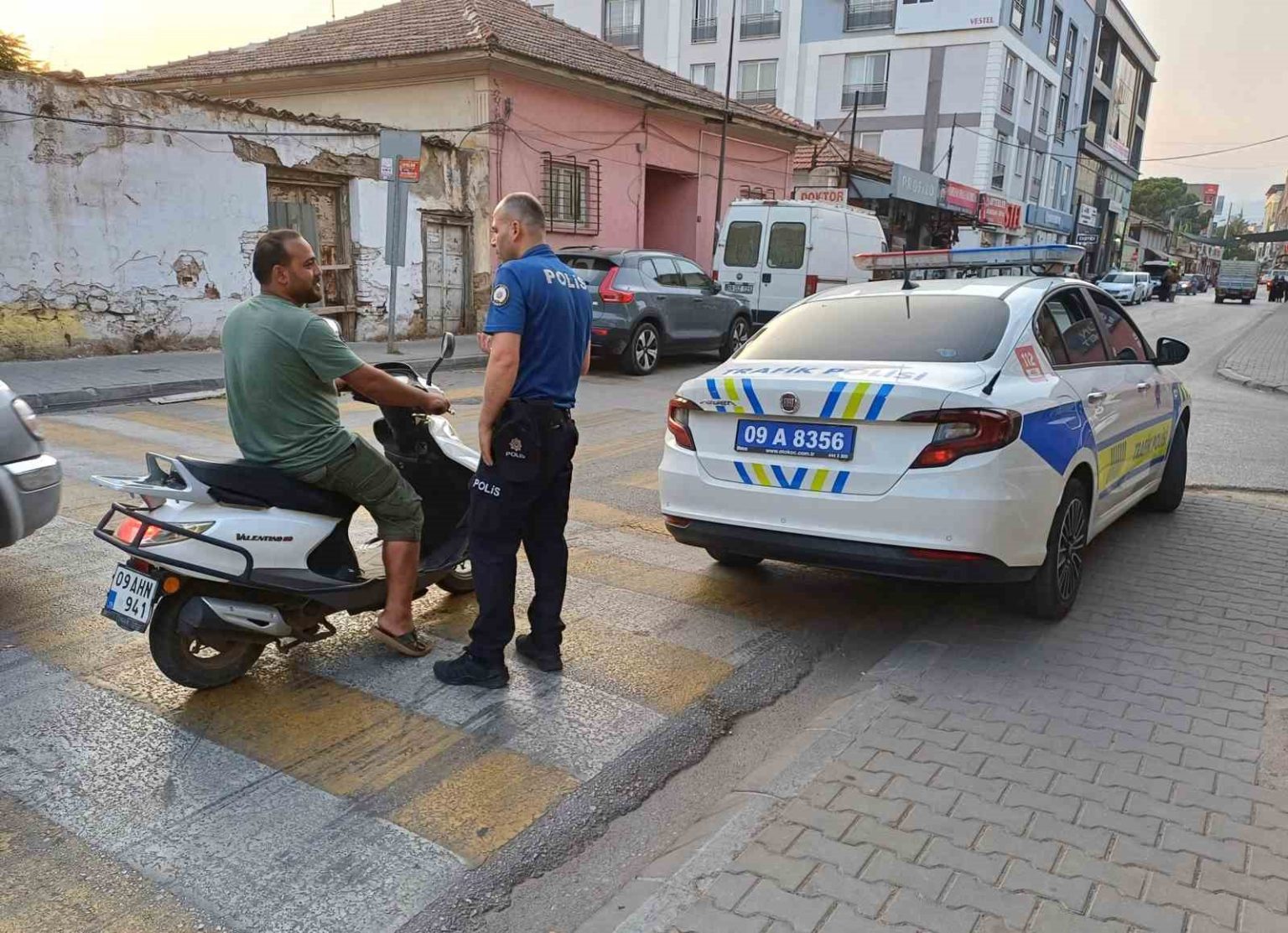 koskte-araclar-denetlendi-kurallara-uymayan-suruculer-cezadan-kacamadi