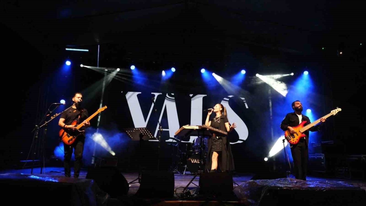 nebiyan-festivalinde-grup-vals-konseri