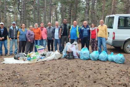 orman-yanginlarindan-etkilendiler-koylerindeki-ormani-temizlediler
