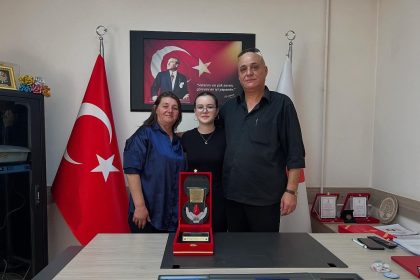 rekor-kan-bagisina-plaket