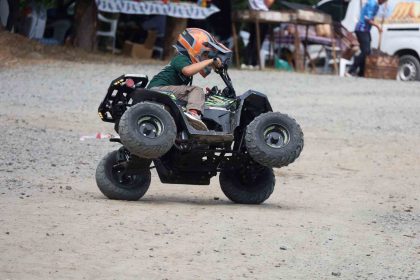 6-yasindaki-omer-atv-motoruyla-festivalde-dikkat-cekti