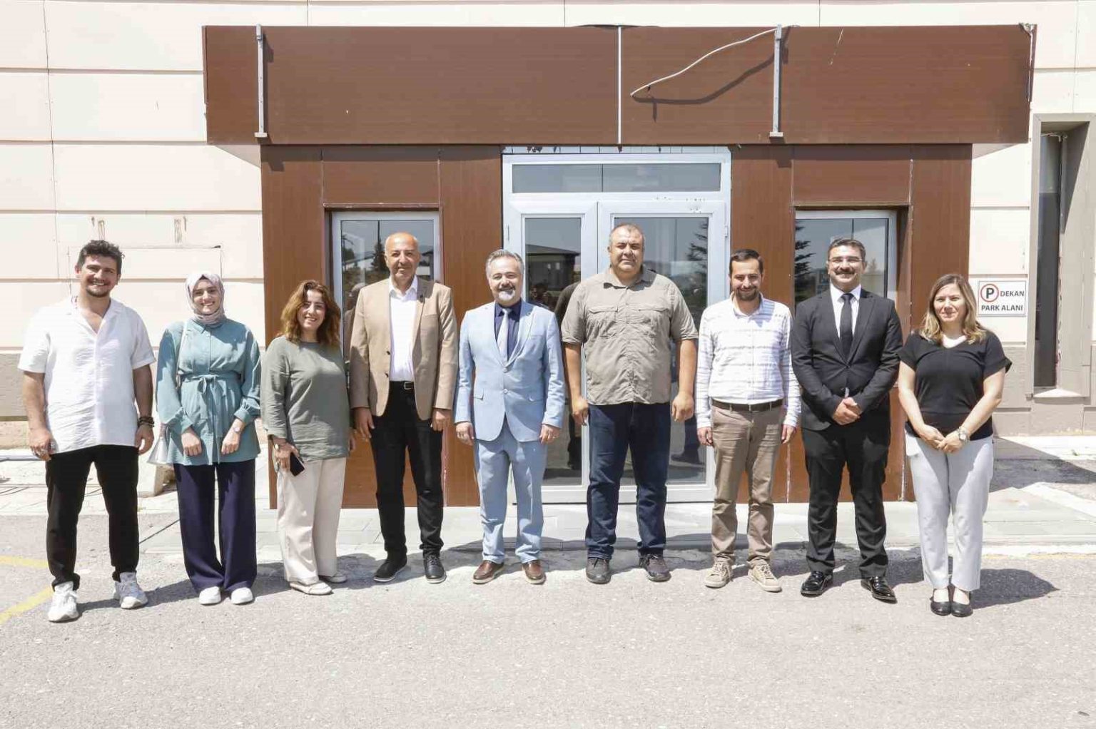 ataturk-universitesinde-yenilikci-projelerle-one-cikan-basarilar-destekleniyor