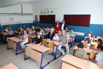 buyuksehirden-ogrencilere-egitim-destegi