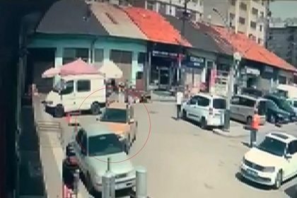 direksiyon-basinda-rahatsizlanan-surucu-6-araca-carpti-kaza-ani-kamerada
