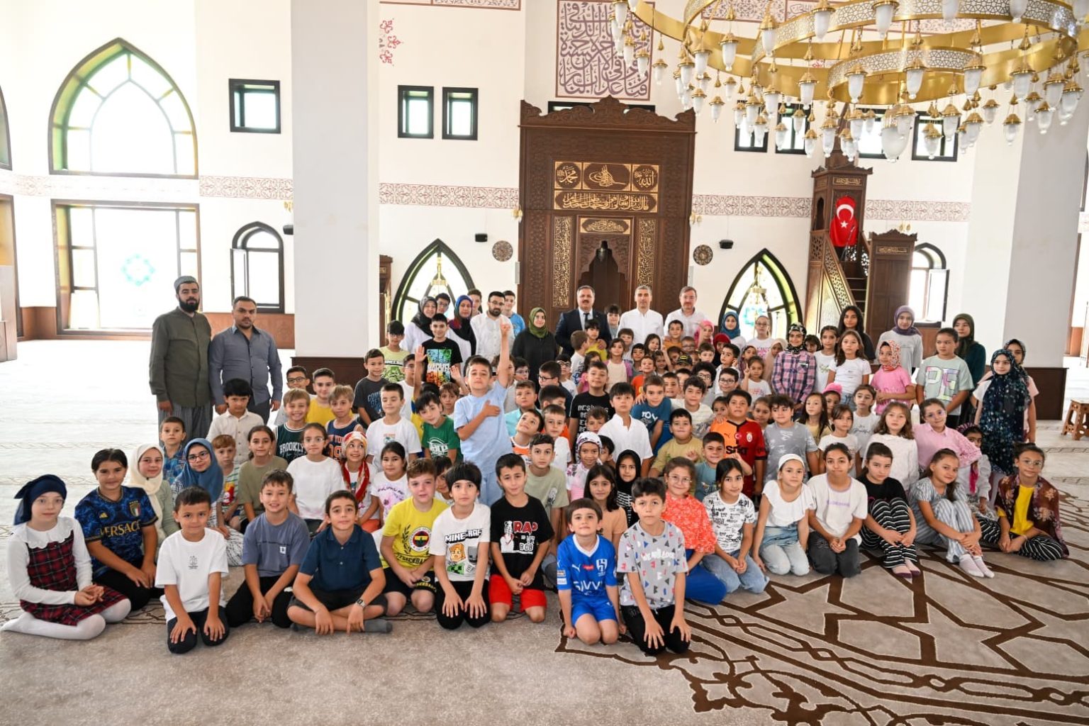 vali-aktas-yaz-kuran-kursunu-ziyaret-etti