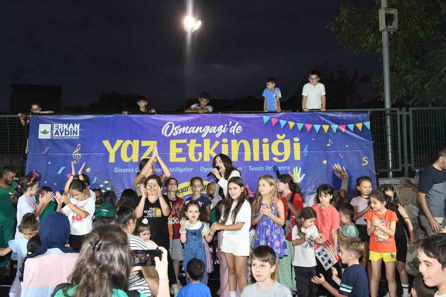 yaz-etkinliklerinde-cocuklar-ve-aileler-doyasiya-eglendi