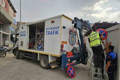 darendede-trafik-duzenlemesi-tek-yon-ve-park-yasagi-uygulamalari-basladi