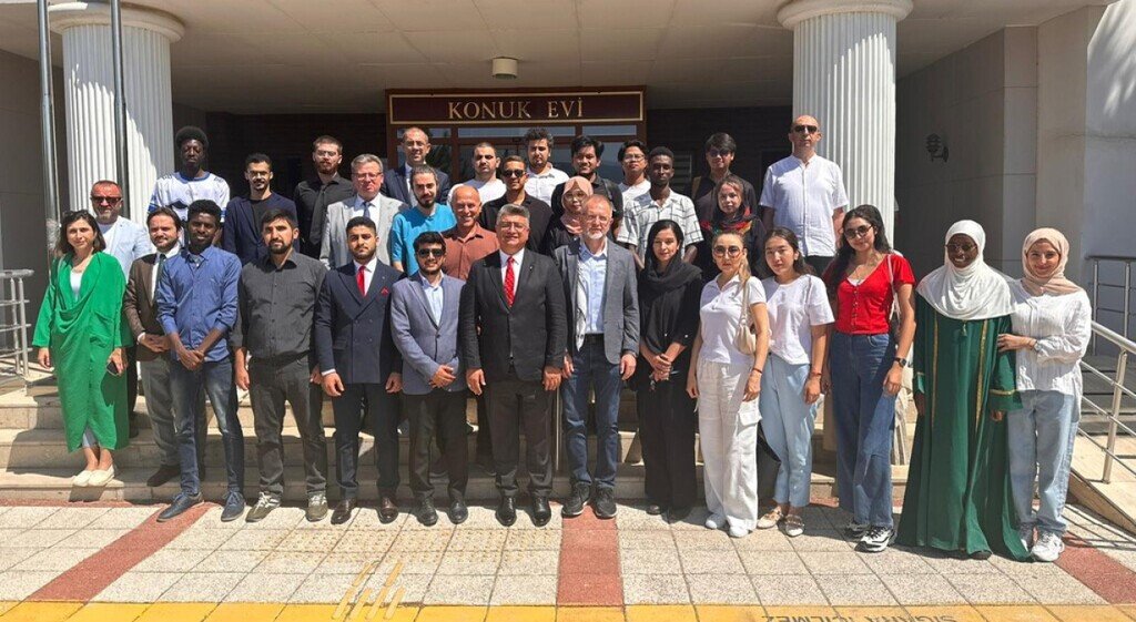 dpu-rektoru-uluslararasi-ogrencilerle-bulustu