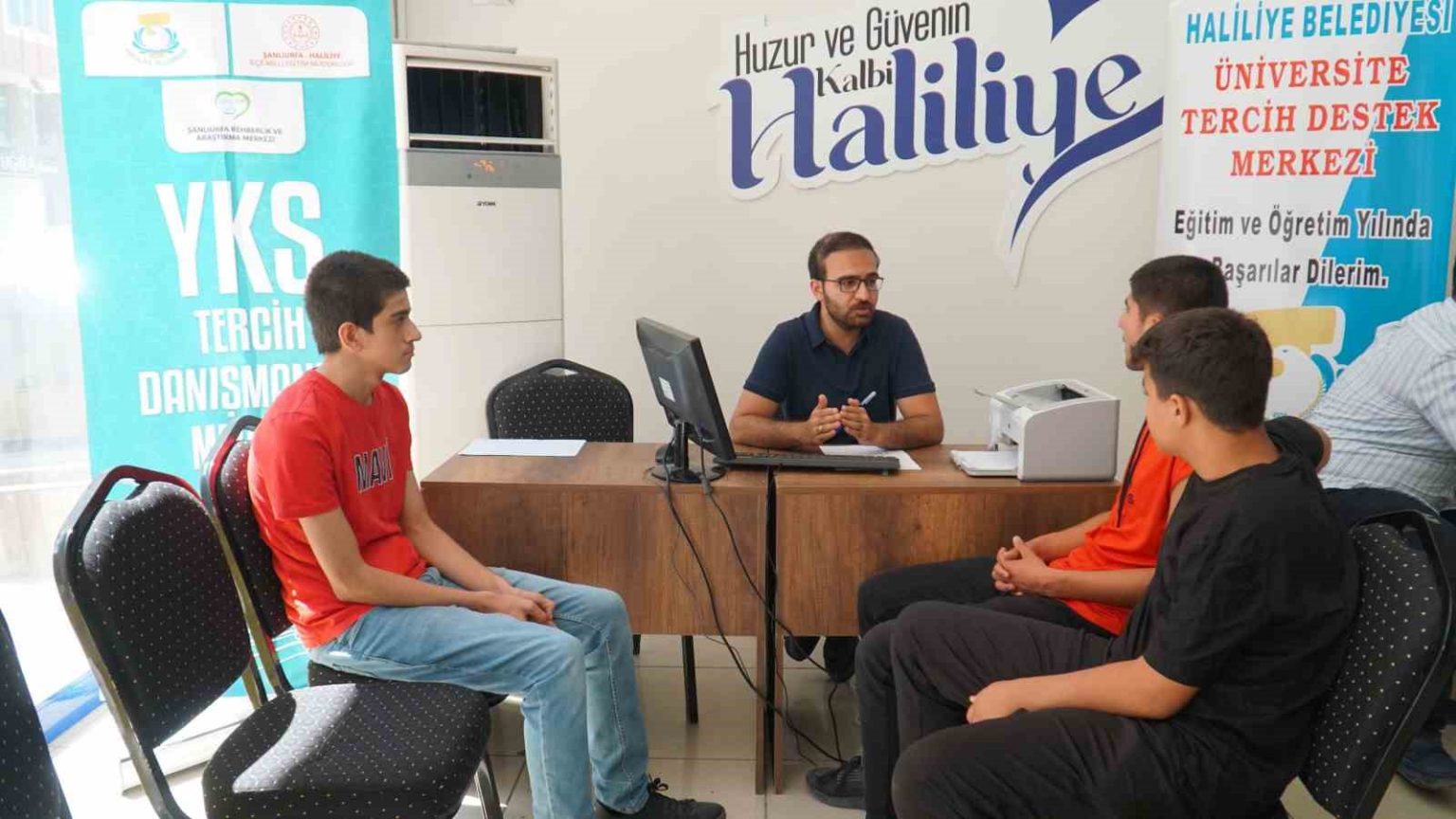 haliliye-belediyesi-tercih-danismanlik-merkezi-ile-genclerin-yaninda
