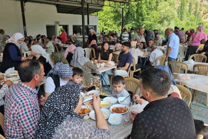 mahalle-sakinleri-geleneksel-koy-bulusmasinda-bir-araya-geldi