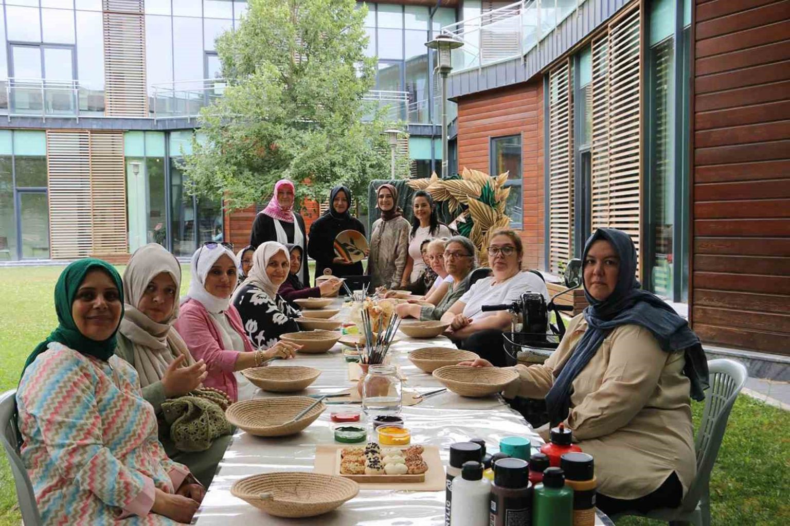 ozel-bireyler-ve-anneleri-hobi-atolyelerinde-el-ele