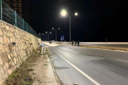 sogut-belediyesi-temizlik-calismalarini-gece-saatlerinde-de-surduruyor