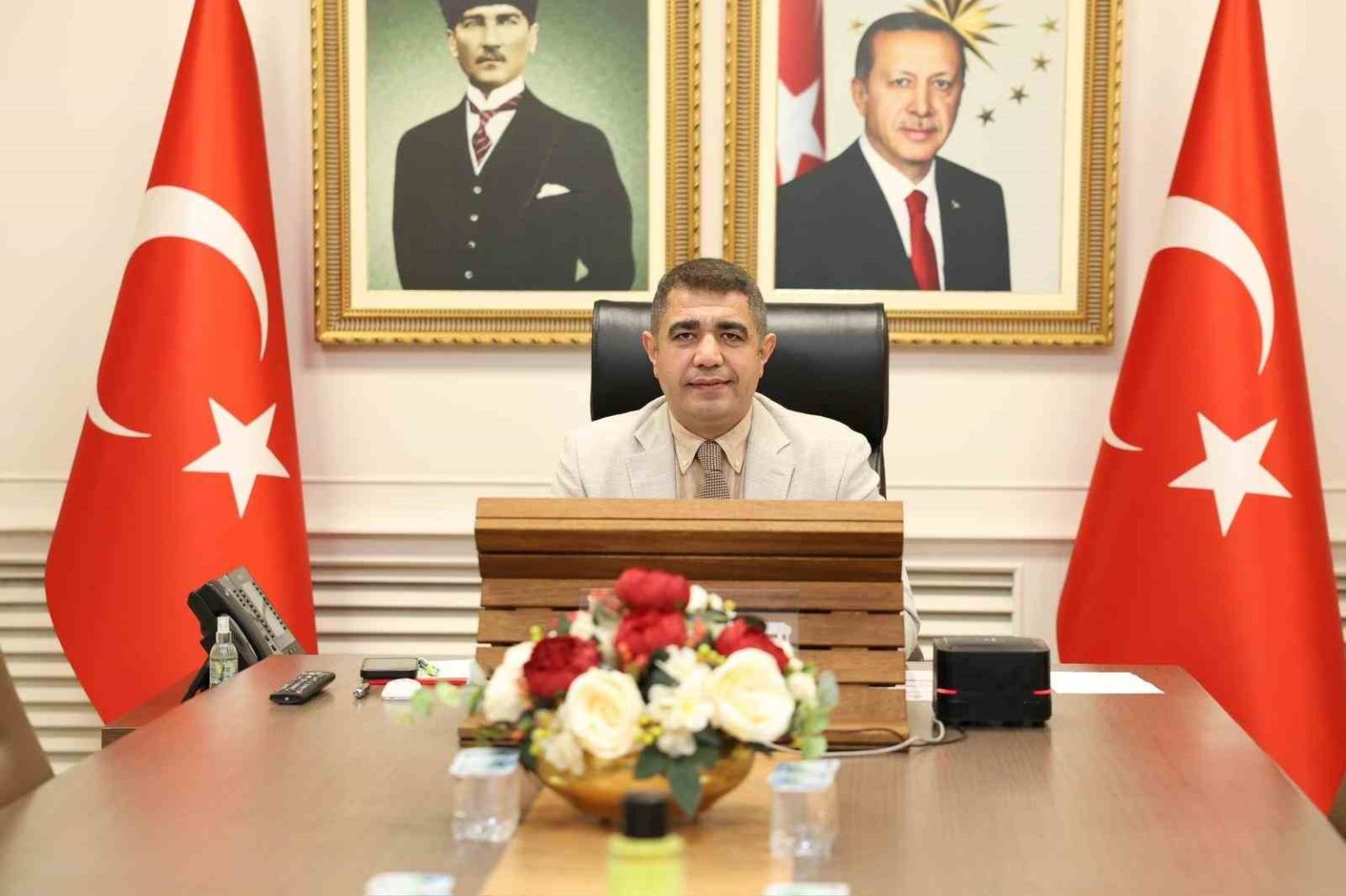 vali-aslan-bakan-yerlikaya-baskanligindaki-toplantiya-katildi