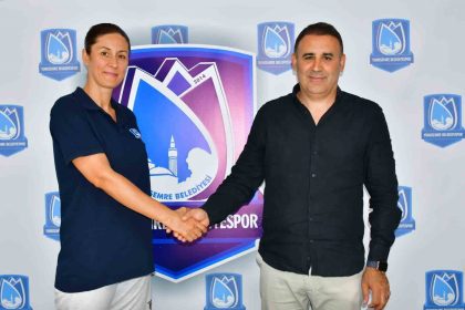 yunusemre-belediyespor-voleybol-kadin-takiminin-basina-seda-carikci-getirildi