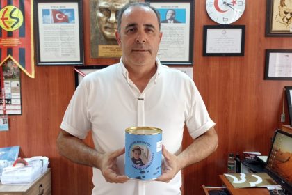10-yasindaki-cocuk-dmd-hastasi-bebek-icin-harcligini-bagisladi