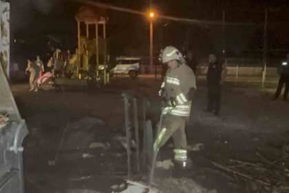 aniz-yangini-20-bin-nufuslu-mahallenin-elektrigini-kesti