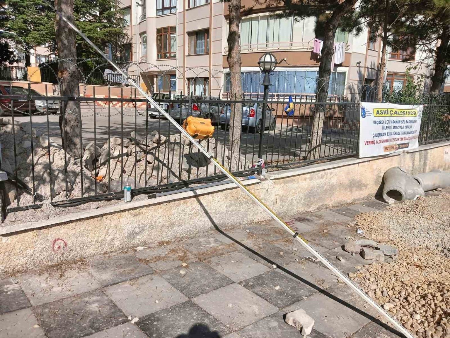 ankarada-elektrik-akimina-kapilan-belediye-iscisi-hastaneye-kaldirildi