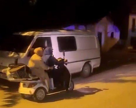 araci-bozulan-kadin-vekil-programina-elektrikli-bisikletle-devam-etti