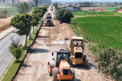 aydinin-tum-ilcelerinde-yol-yapim-ve-yenileme-calismalari-suruyor