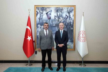 bakan-tekin-yok-baskani-ozvari-kabul-etti