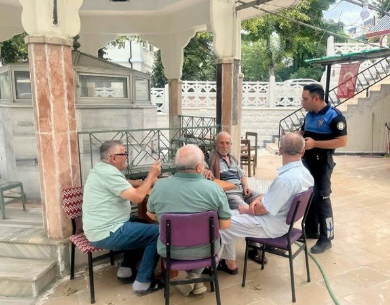 bilecikte-polis-ekiplerinden-dolandiricilikla-mucadeleye-yonelik-bilgilendirme-calismasi