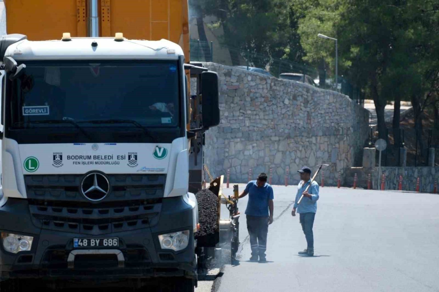 bodrumda-yol-bakim-onarim-ve-yenileme-calismalari-devam-ediyor