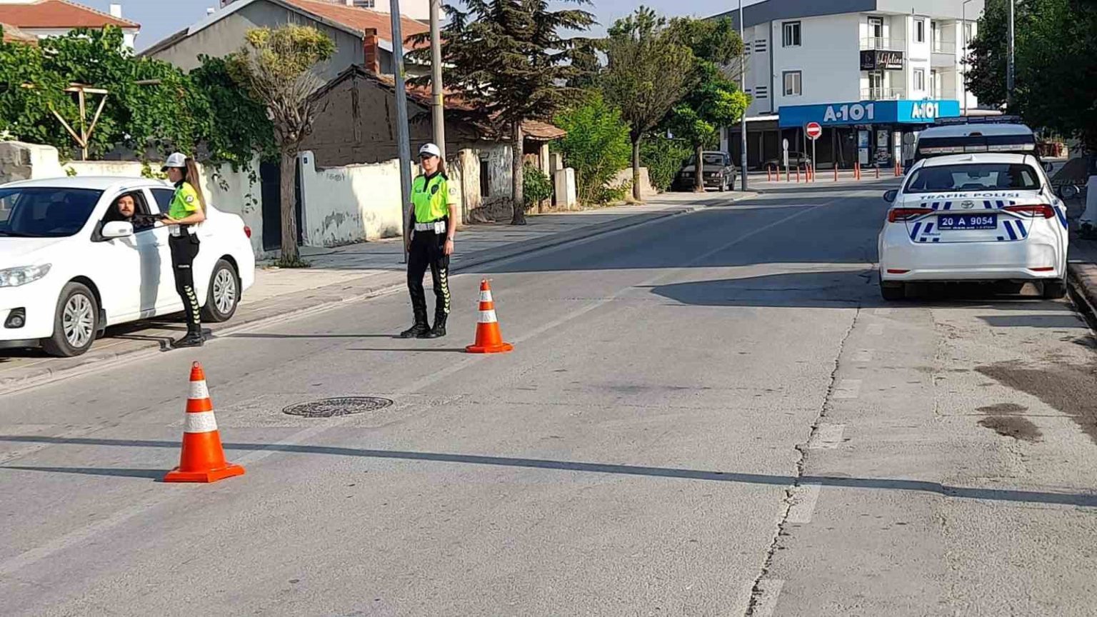 civrilin-trafik-guvenligi-kadin-trafikcilere-emanet