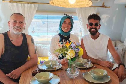 iki-unlu-ismin-karavan-rekabeti
