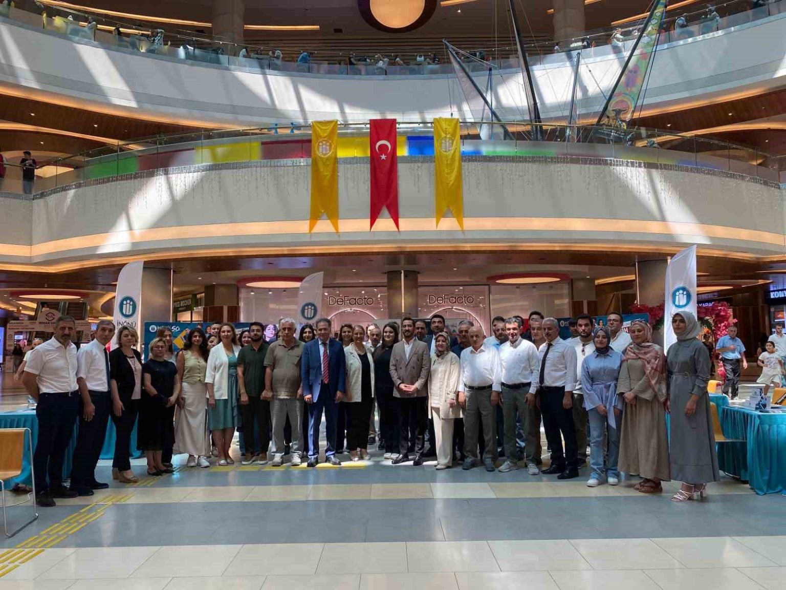 inonu-universitesi-tercih-ve-tanitim-gunleri-malatyapark-avmde-basladi