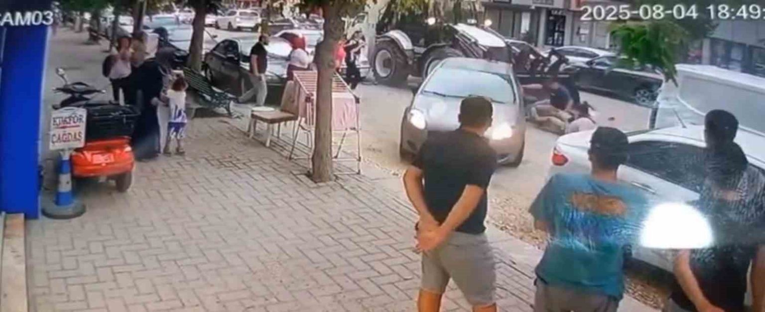 is-makinesi-operatoru-5-araca-carpti-kepcesine-aldigi-2-yaya-yaralandi