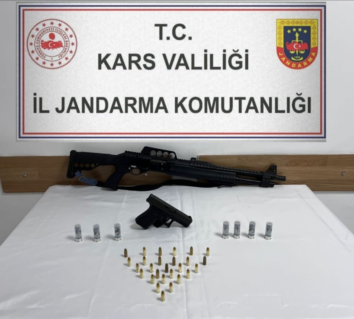 karsta-jandarmadan-silah-operasyonu