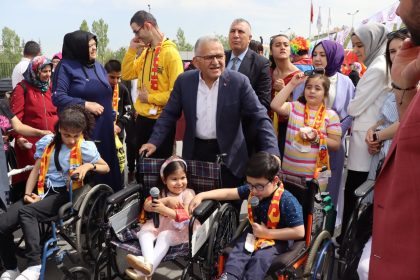 kayseri-buyuksehirden-guvenli-ve-engelsiz-hizmetler