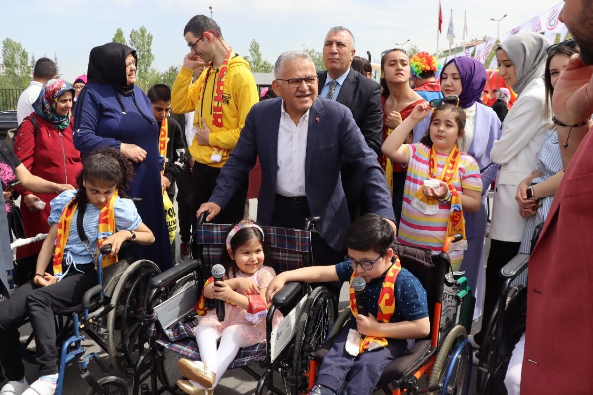 kayseri-buyuksehirden-guvenli-ve-engelsiz-hizmetler