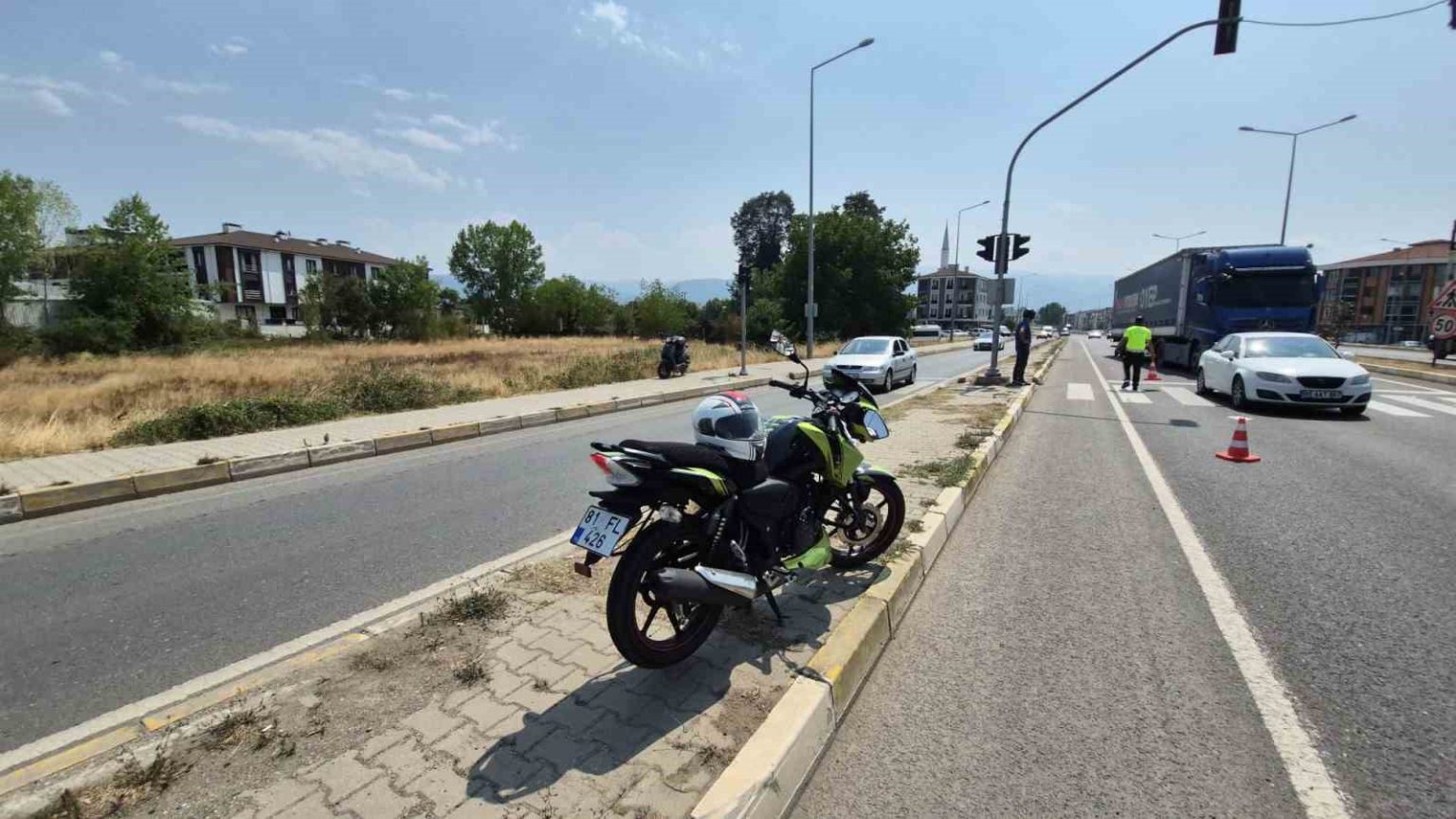 motosikletliler-karsidan-karsiya-gecemedi