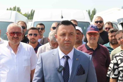 onlarca-uye-servis-araclari-ile-unala-destege-geldi
