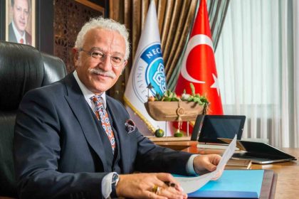 rektor-prof-dr-cem-zorlu-hayallerinize-giden-yolda-yaninizdayiz
