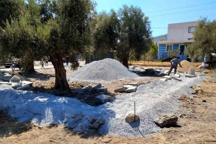 soke-belediyesinden-atburgazi-mahallesine-park-duzenleme-calismasi
