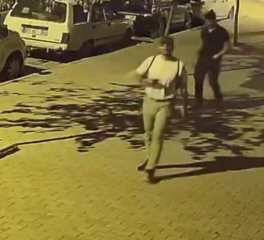 yuruyerek-geldikleri-otoparktan-bisikleti-calip-kactilar