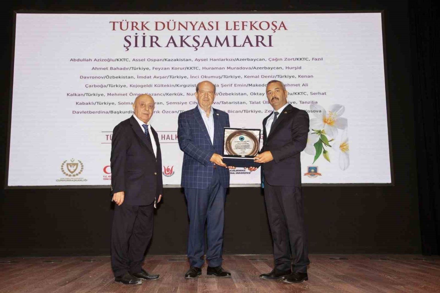 carbogadan-kktc-cumhurbaskani-tatara-turk-dunyasi-yuksek-hizmet-odulu