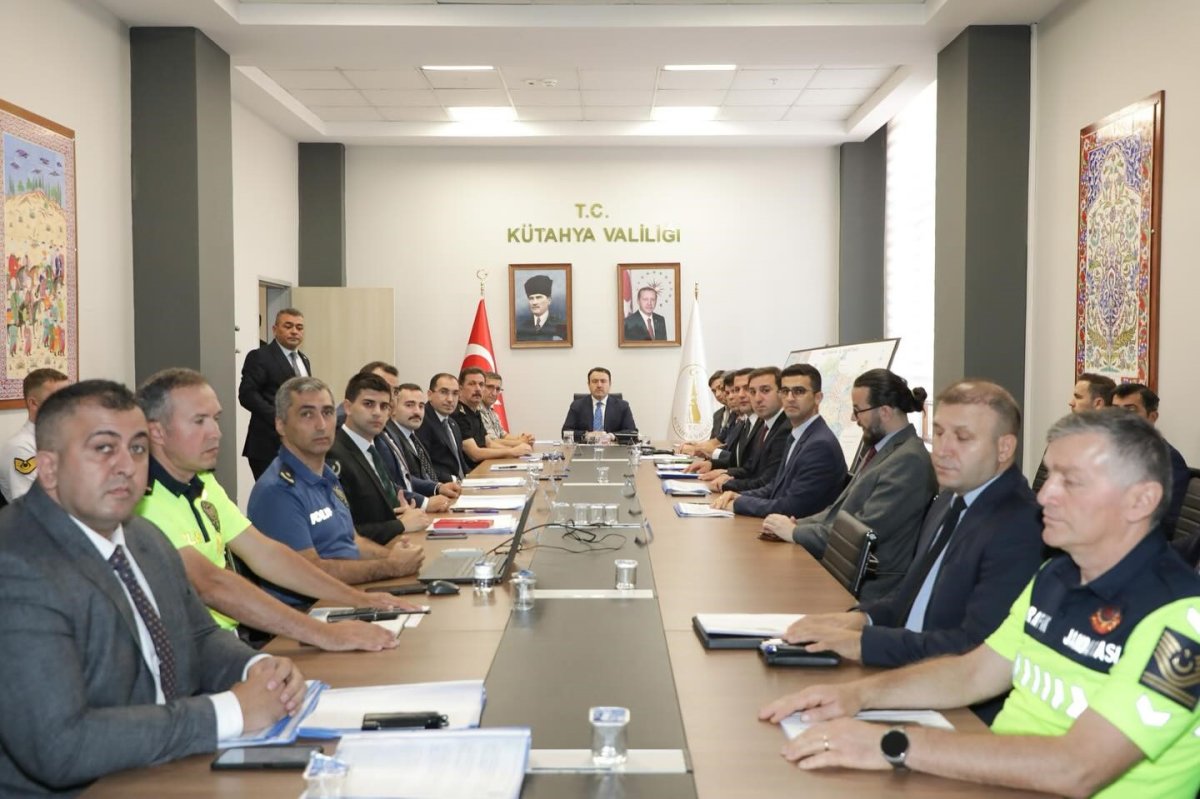 emniyet-ve-jandarma-teskilatlarimiz-ozveriyle-calisiyor