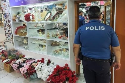 kirsehirde-polis-ekiplerinden-piroteknik-madde-denetimi