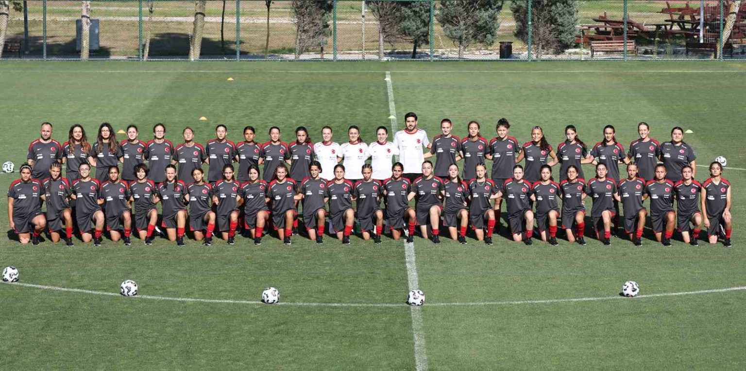 korfezli-ravza-u15-kiz-milli-takiminda