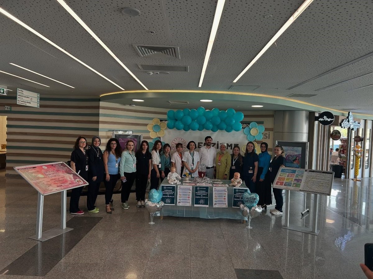kutahya-sehir-hastanesinde-bebek-sagligi-icin-emzirme-ve-anne-sutunun-onemi-anlatildi