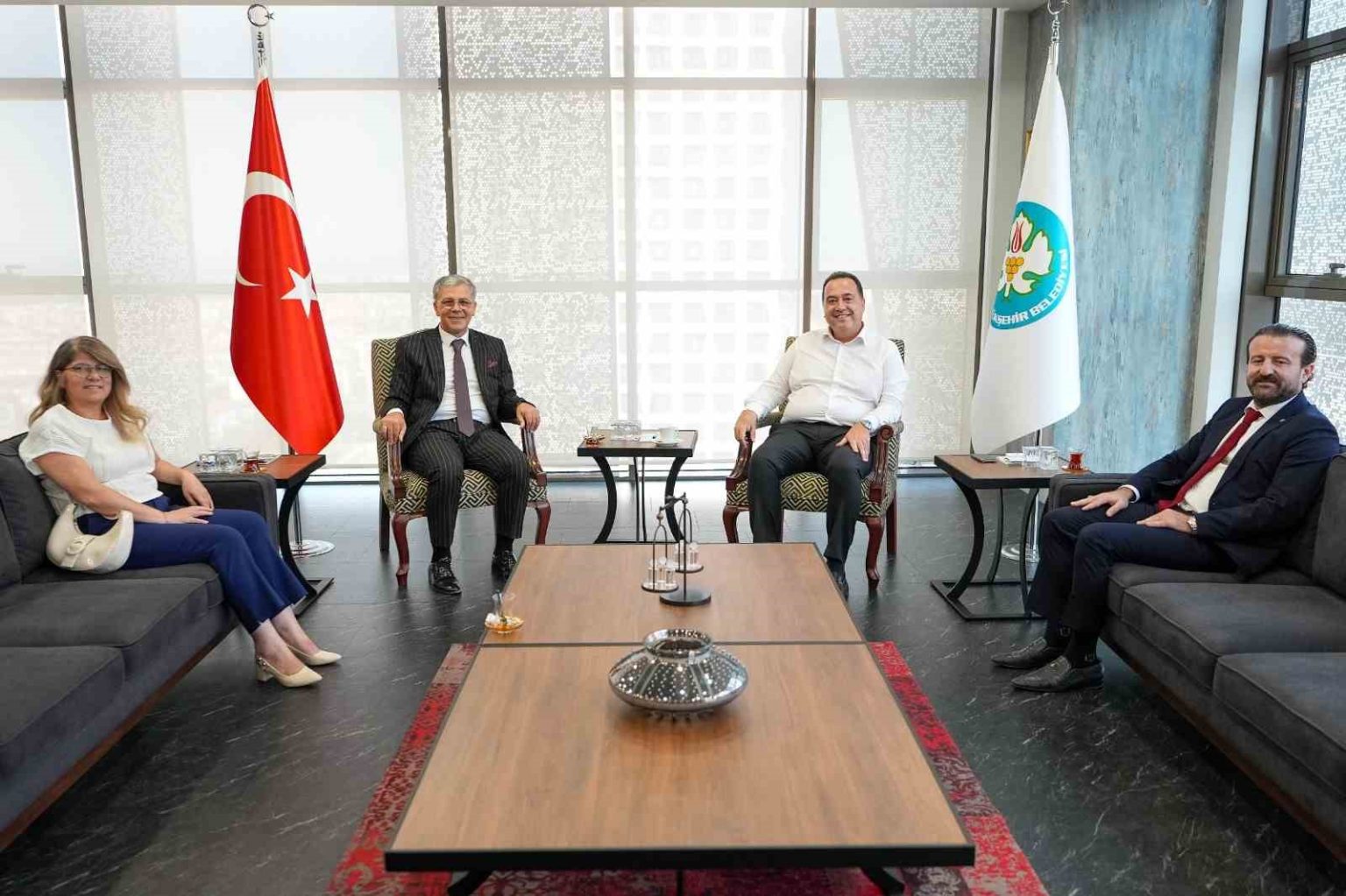 mimsad-insaatcilar-carsisi-projesini-baskan-dutlulu-ile-paylasti