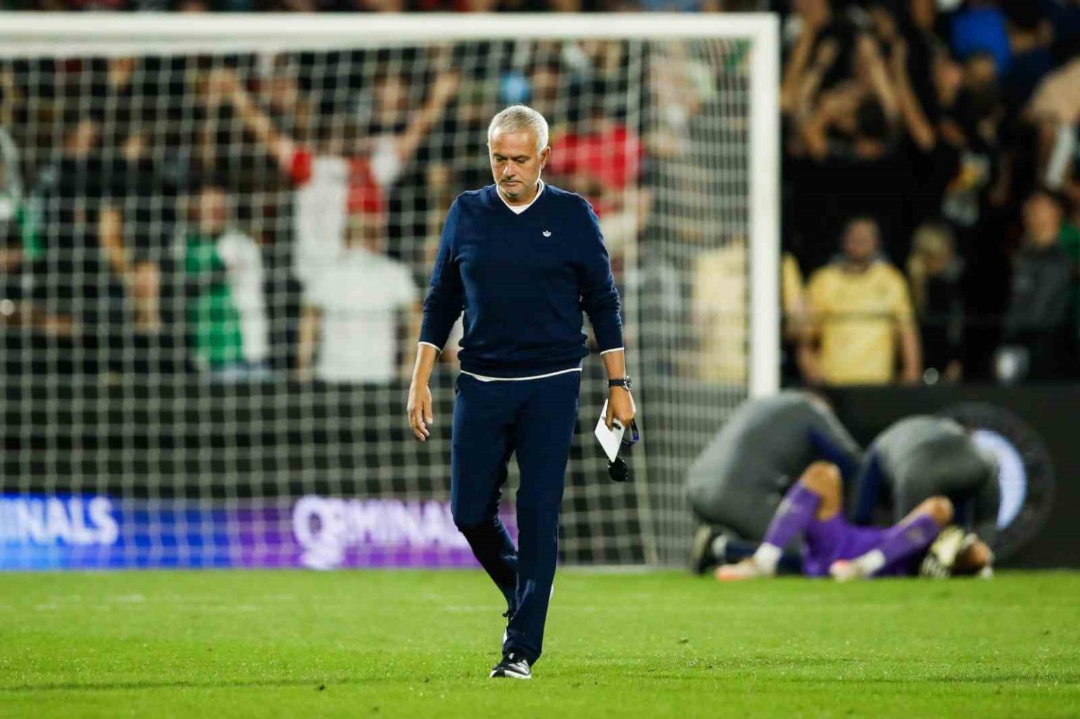 mourinho-taraftarlarimizin-da-destegiyle-turu-gececegimize-inaniyorum