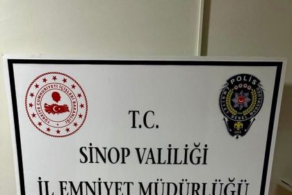 sinopta-kacakciliga-darbe-binlerce-makaron-ve-kacak-alkol-ele-gecirildi