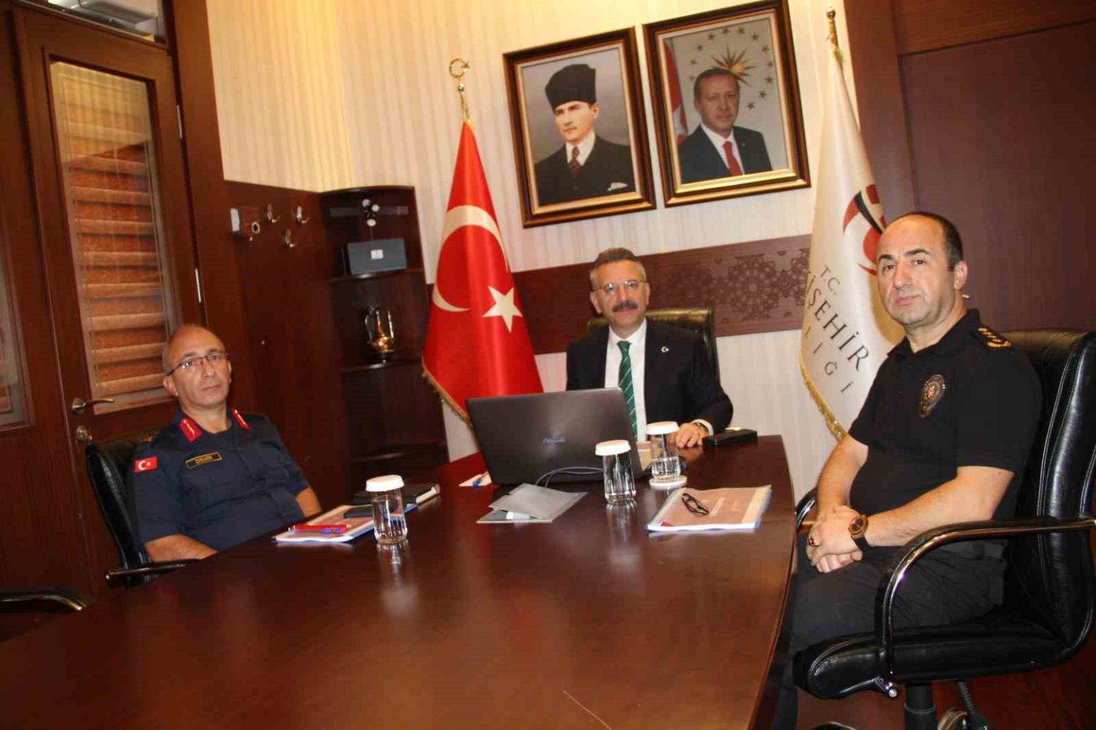 vali-aksoy-guvenlik-alaninda-yapilan-calismalar-ve-verileri-paylasti
