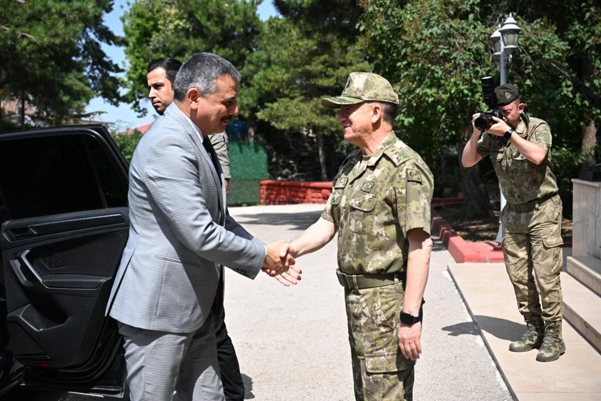 vali-ciftciden-altug-pasaya-tebrik