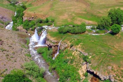 30-metre-yukseklikten-dokulen-sakli-cennet-gorenleri-hayran-birakiyor