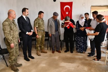 8-kolordu-komutani-ataydan-sehit-ailesine-ziyaret